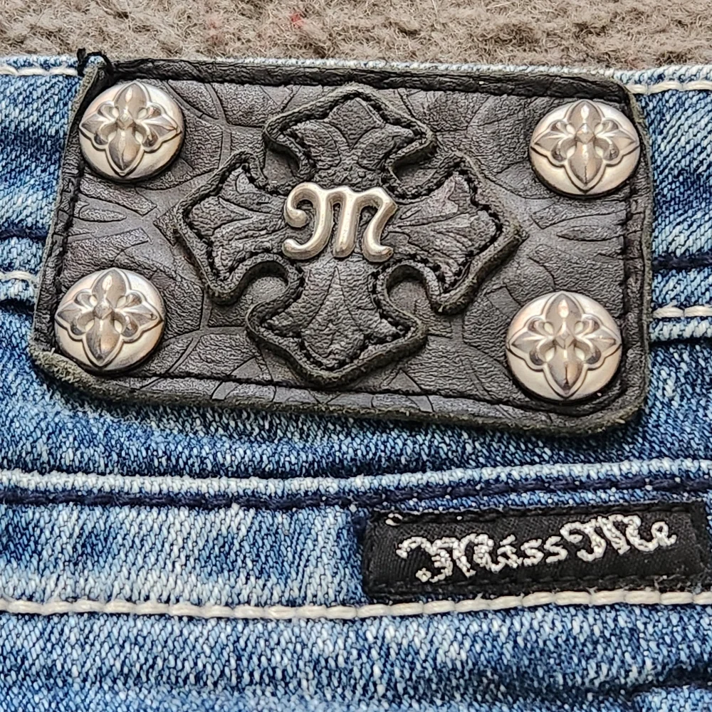 MISS ME Women's Bermuda Shorts Size 14 Blue Denim Cutoffs Rhinestones Bling - Picture 5 of 12